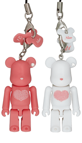 Happy International Love Heart (Pink/White) 70% BE@RBRICK